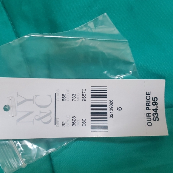 New York & Company ladies light green shorts size 6 - Picture 3 of 5